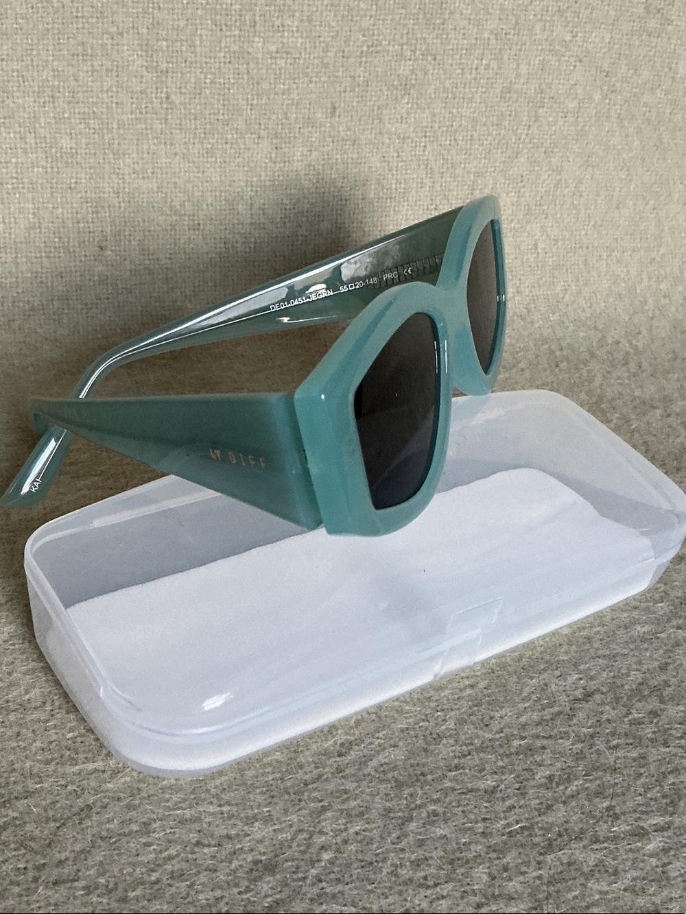 Kendall & Kylie Teal Square Sunglasses - Teal Frame